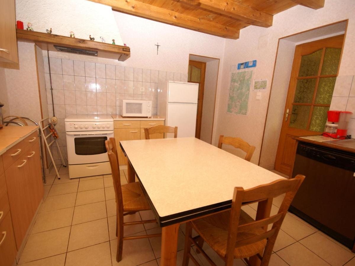 Spacious Holiday Home Near The Forest Esmoulieres Eksteriør bilde