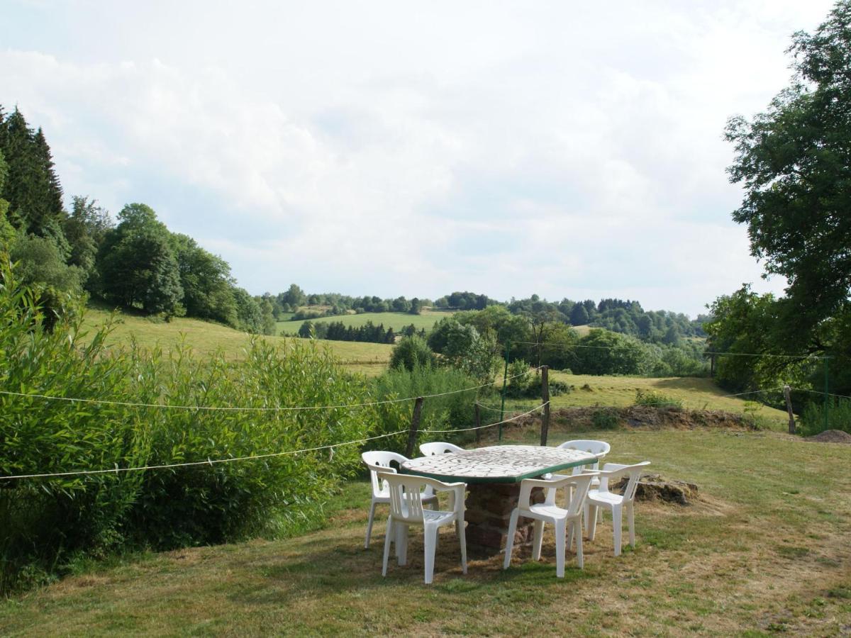Spacious Holiday Home Near The Forest Esmoulieres Rom bilde
